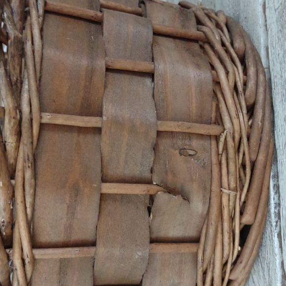 LARGE Vintage Wicker Easter Basket - Picture 10 of 10